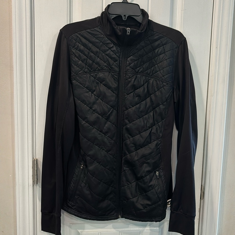Old Navy Active size large stretchy black jacket with quilted front